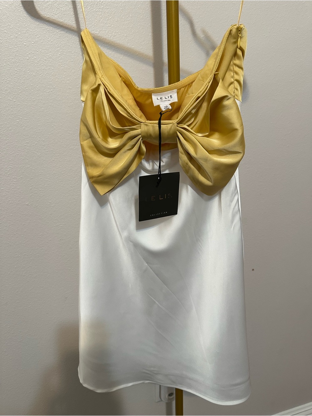 Le Lis Gold & White Bow-Front Formal Dress